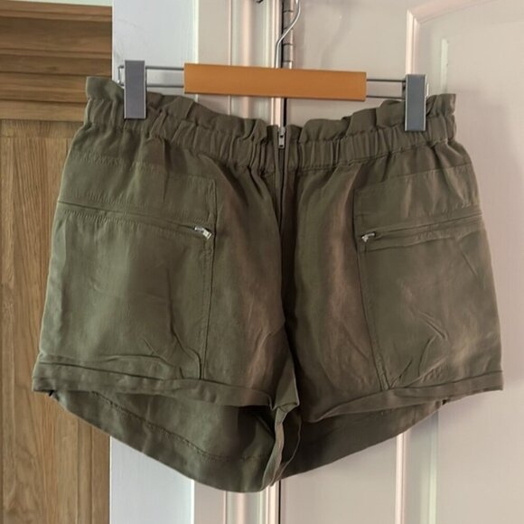 🎀ARITZIA WILFRED 10 green with linen shorts